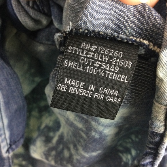 Love & Grace Bleach Splatter Split Neck Flare Sleeve Tie Waist Chambray Top - Picture 9 of 10